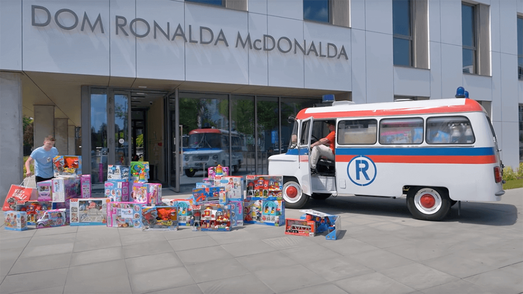 Pomagamy Mattel Poland w dostawie zabawek do Domu Rolanda McDonalda