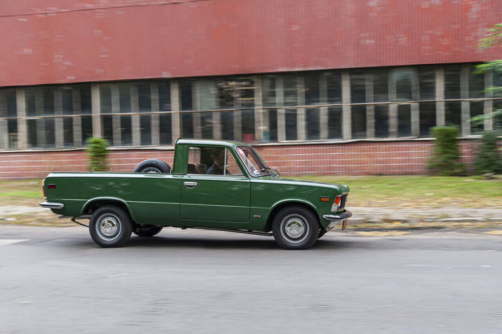 Przejażdżka amerykańską wersją Polskiego Fiata 125p Pickup