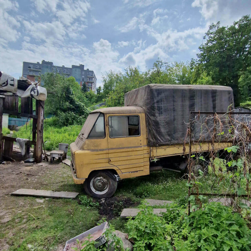 #Barnfinds Żuk znaleziony w szopie na Mokotowie