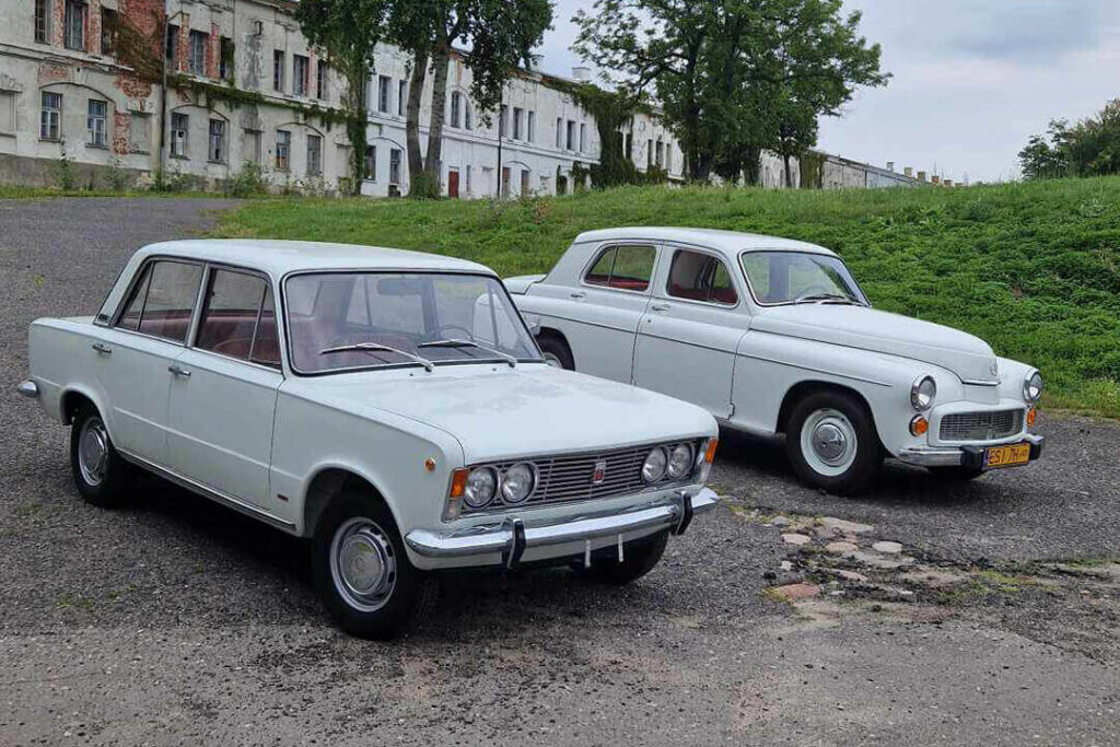 Warszawa 223 i Fiat 125p